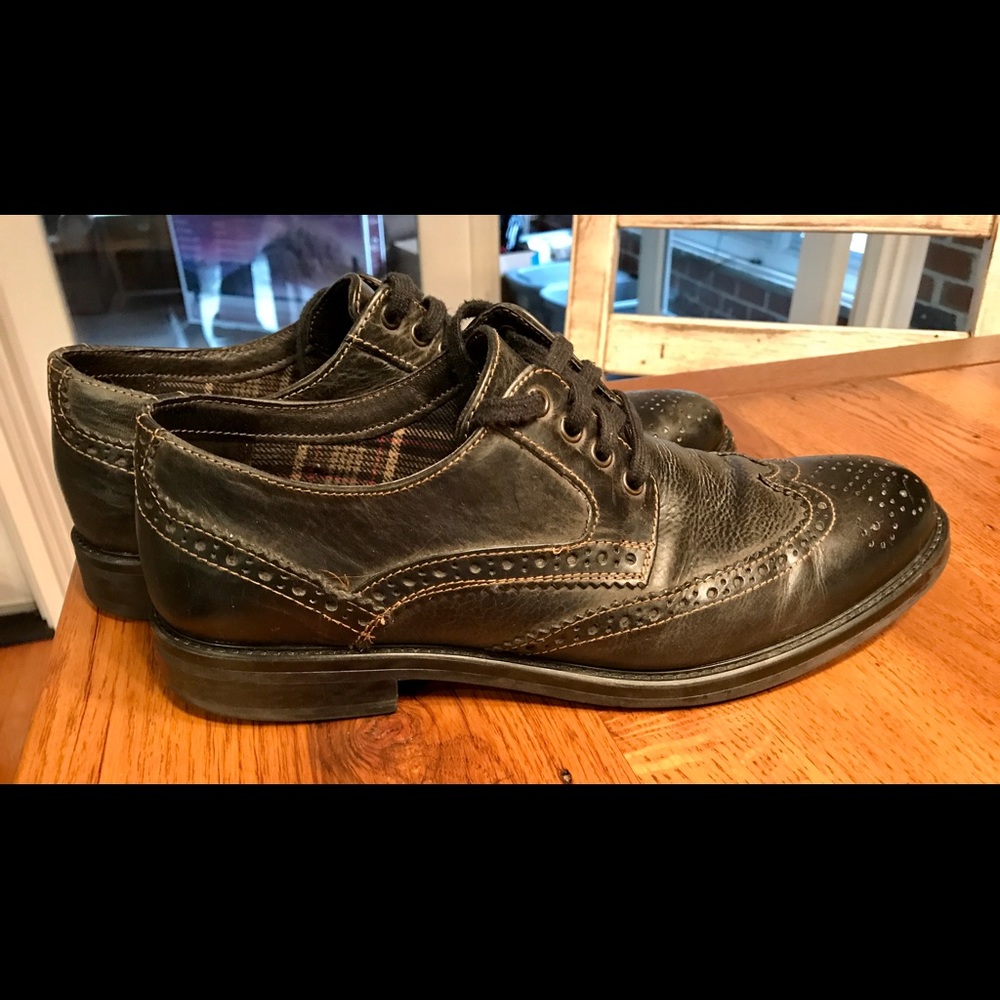 Men’s Johnston & Murphy Black Wingtips